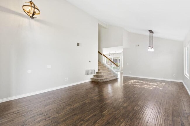 Building Photo - 218 Skyridge Ln