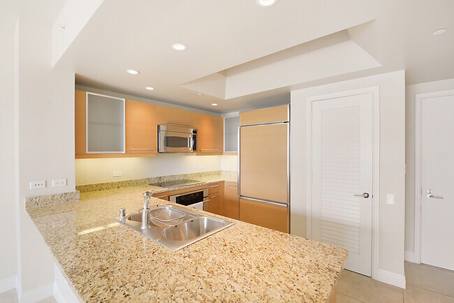 Foto del edificio - Turnberry Towers 2105W-Stunning City Views...