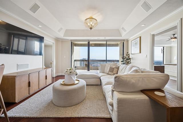 Foto del edificio - 5909 Luther Ln