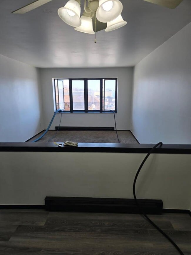 Building Photo - 1415 W Kamps Ave