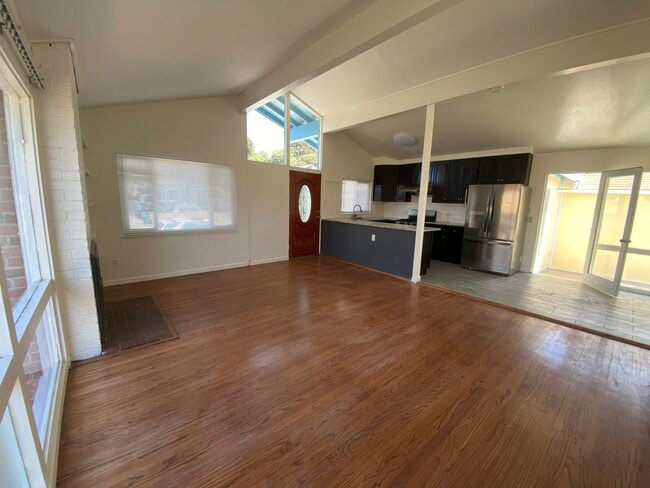 Building Photo - 2548 Duke Ave