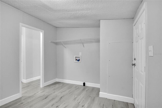 Foto del edificio - 10526 Bay Hills Cir