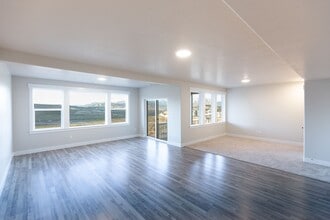 Building Photo - 1476 W Russo Dr