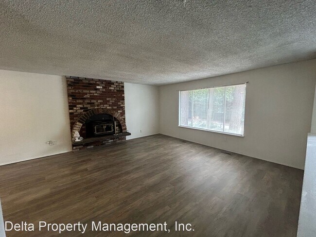 Building Photo - 3 br, 2.5 bath House - 5116 128th PL NE