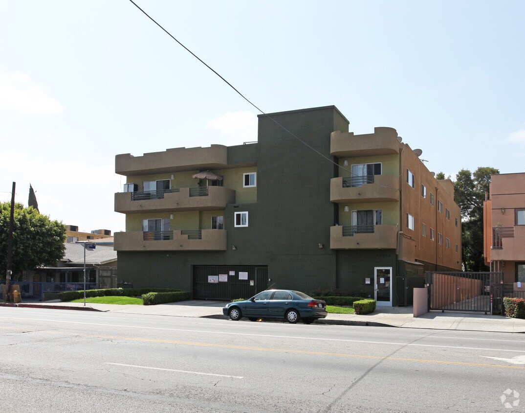 Foto del edificio - Vanowen Manor Apartments