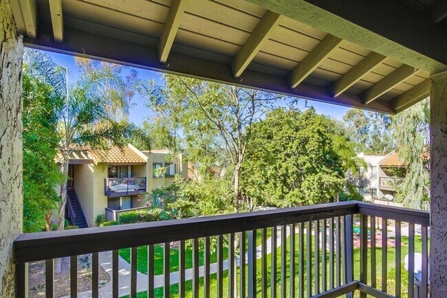 Foto del edificio - 2 Bedroom, 2 Bath Top Floor Condo in Ranch...