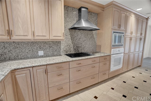 Building Photo - 6 Vía Sevilla