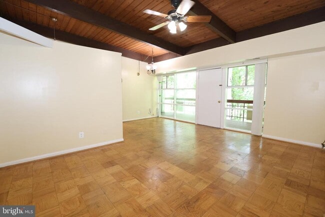 Building Photo - 4325 Americana Dr