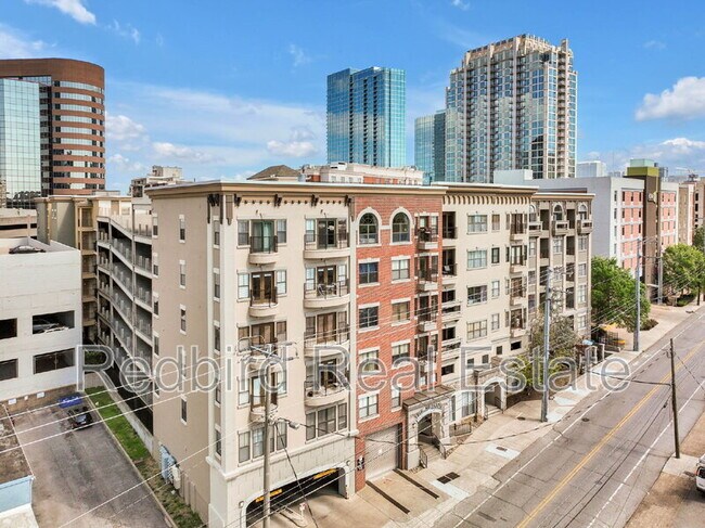 Building Photo - 1803 Broadway