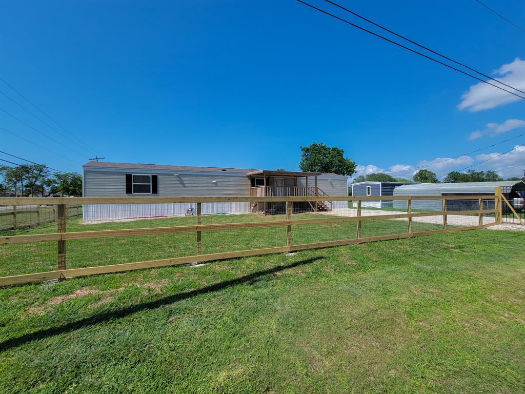 Primary Photo - 7501 Primrose St