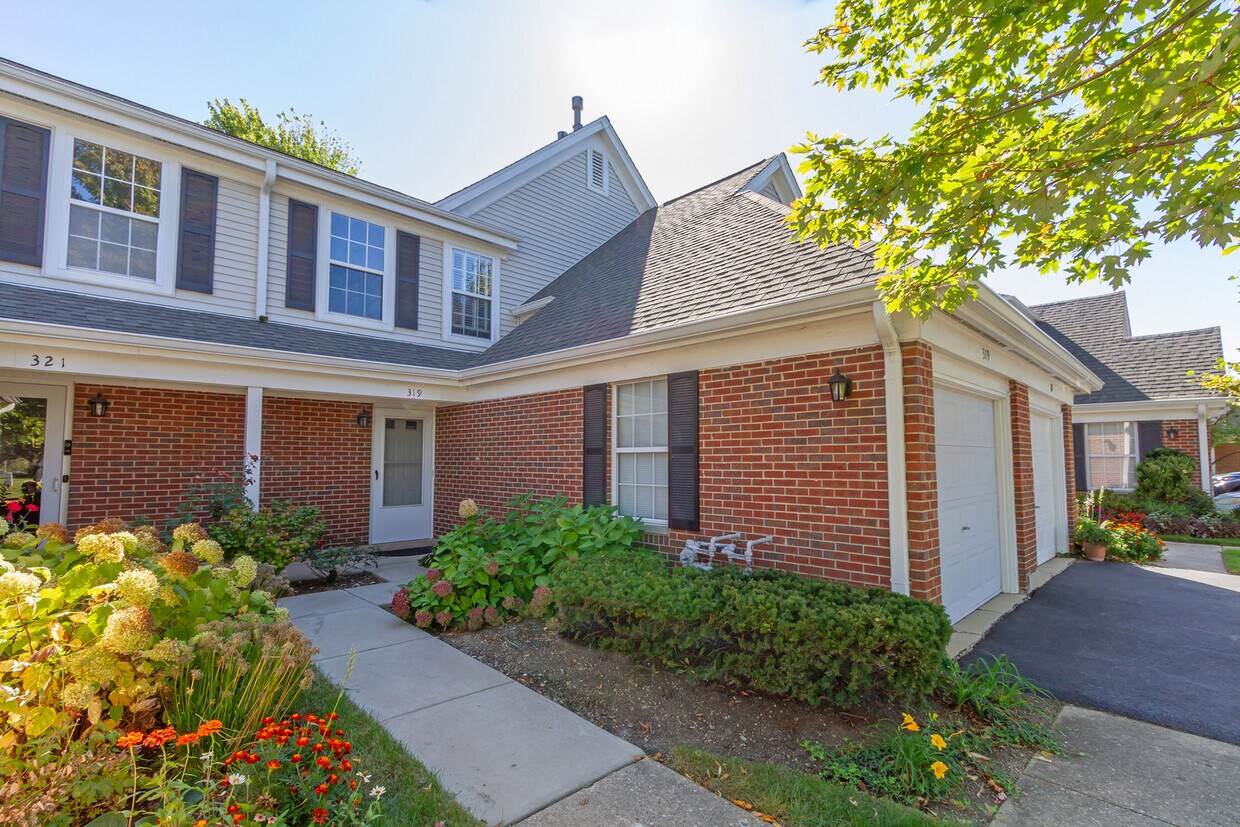 Foto principal - 319 Green Knoll Ln