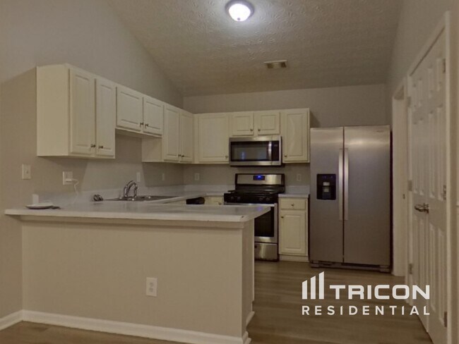 Foto del edificio - 239 Silver Ridge Dr