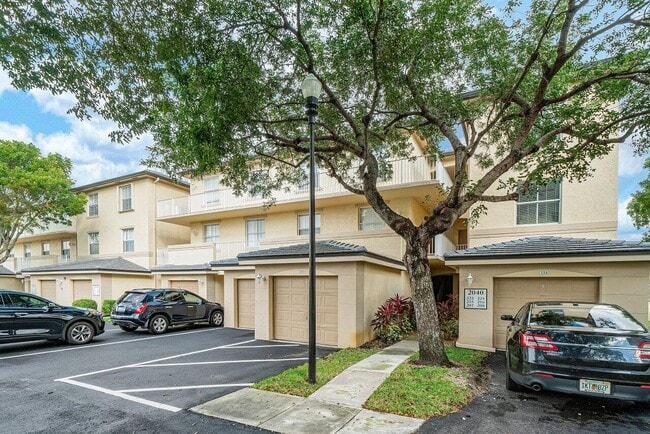 Building Photo - 2040 Greenview Shores Blvd