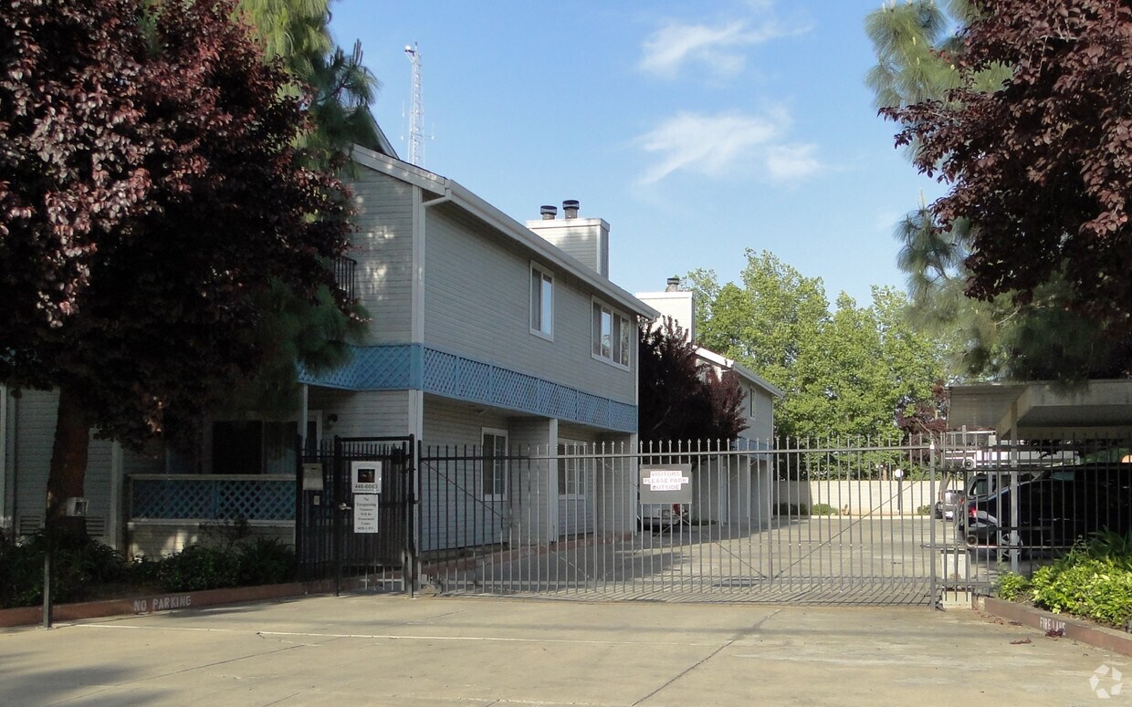Building Photo - 3301 Redding Ave