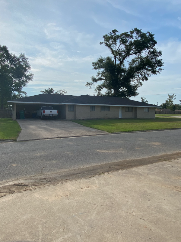 Primary Photo - 100 Marilyn Dr