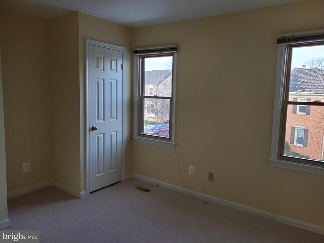 Building Photo - 15322 Manor Village Ln