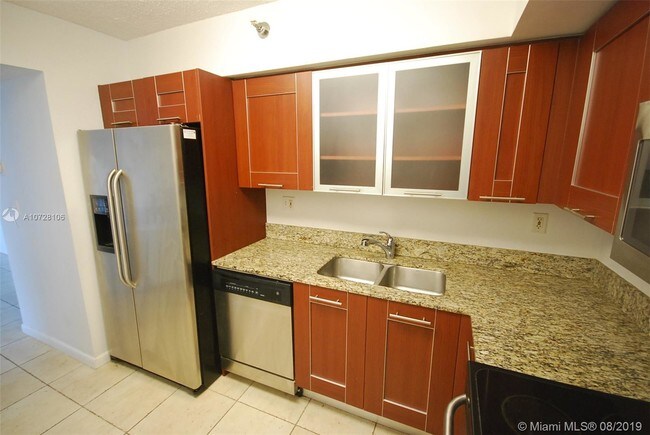 Building Photo - PARC CENTRAL AVENTURA SOUTH