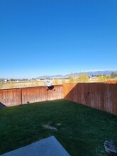 Building Photo - 975 N River Rock Dr