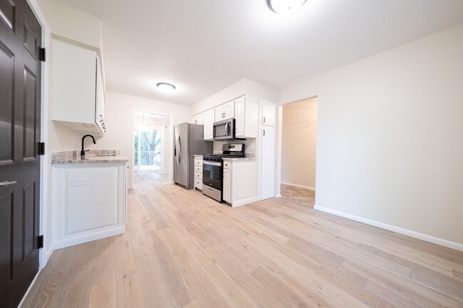 Building Photo - 14200 Elgin Ct
