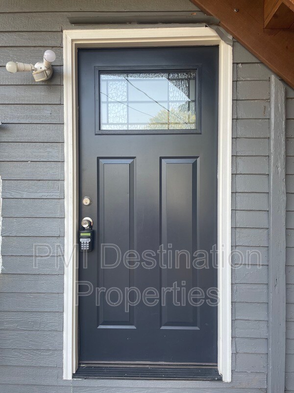 314 Main St Unit Apt 2, Osawatomie, KS 66064 Condo for Rent in