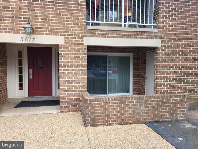 Building Photo - 5817 Cove Landing Rd