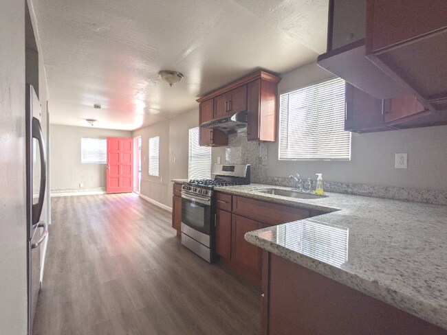 Building Photo - 440 48th St