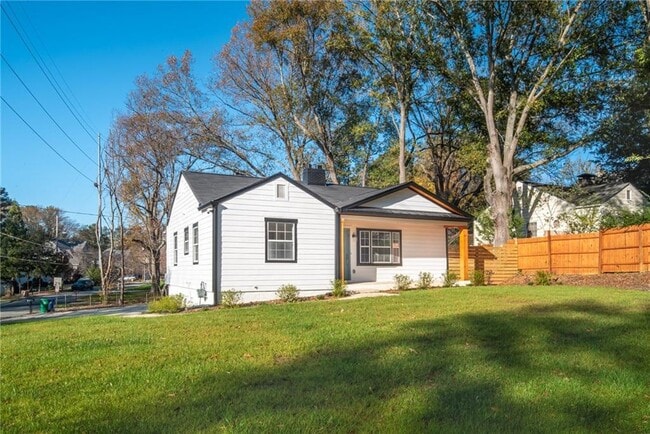 Building Photo - 1810 Dresden Dr NE