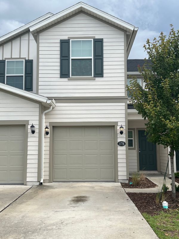 Foto principal - 11758 Junegrass Rd