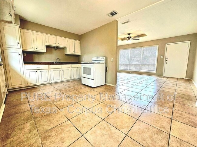 Building Photo - 4833 Mokry Dr