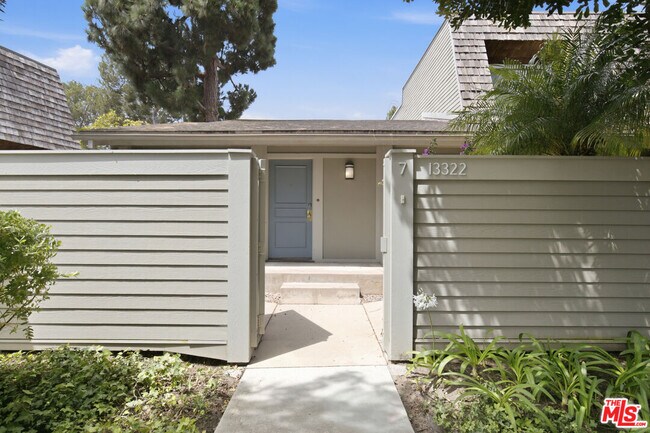 Building Photo - 13322 Maxella Ave