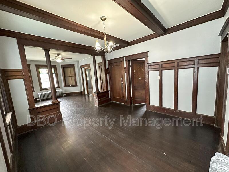 Primary Photo - 825 Myrtle Ave