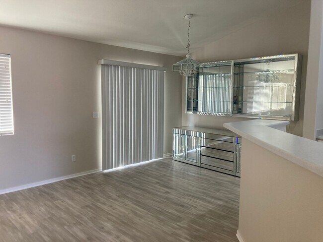 Foto del edificio - 2715 Inlet Spring Ave