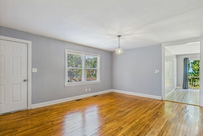 Foto del edificio - Charming Ranch Home with Bonus Studio & Ou...