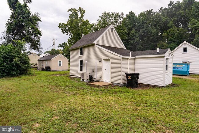 Building Photo - 119 Davis Ln