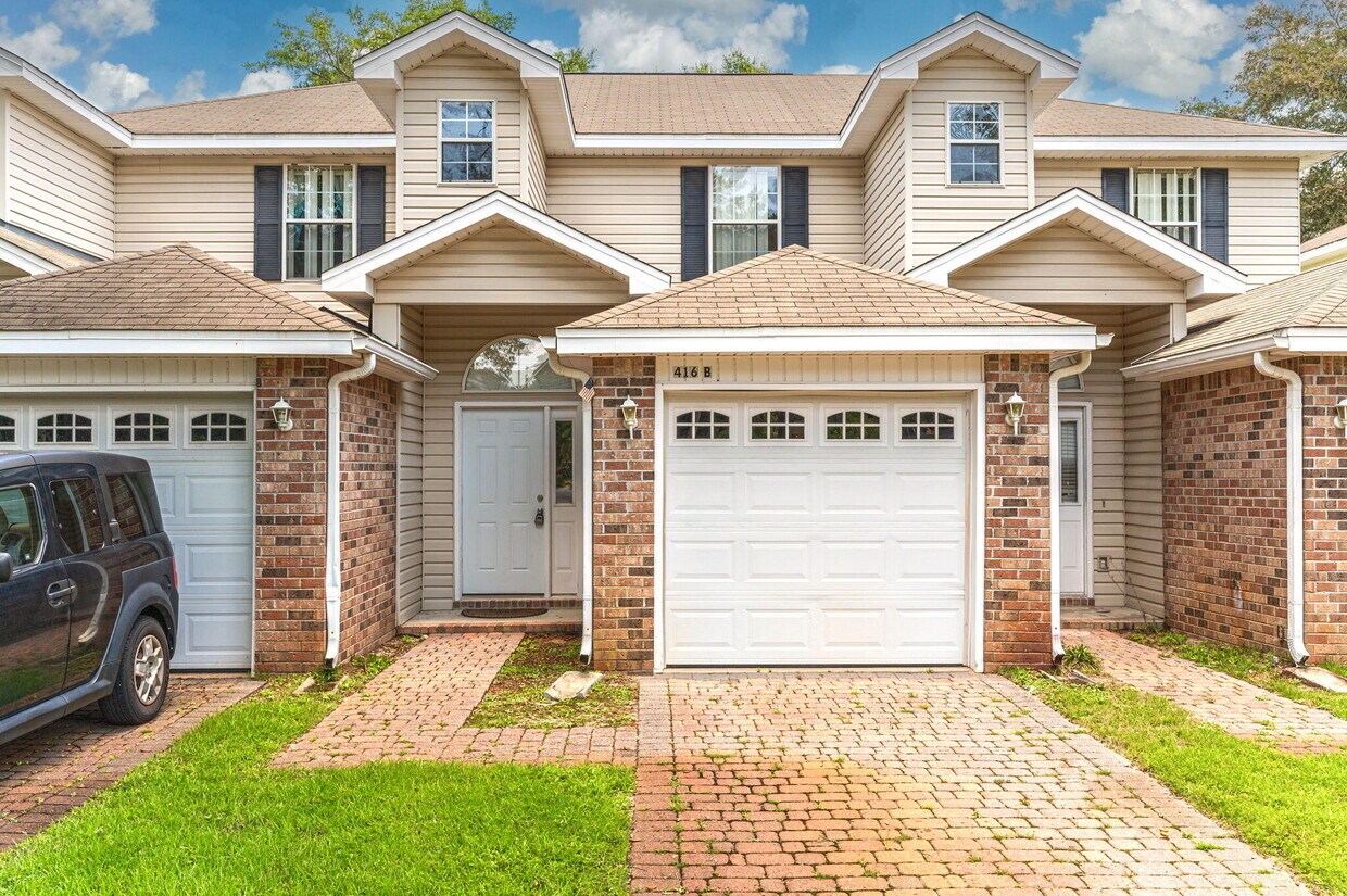 Primary Photo - 416a Bear Rd
