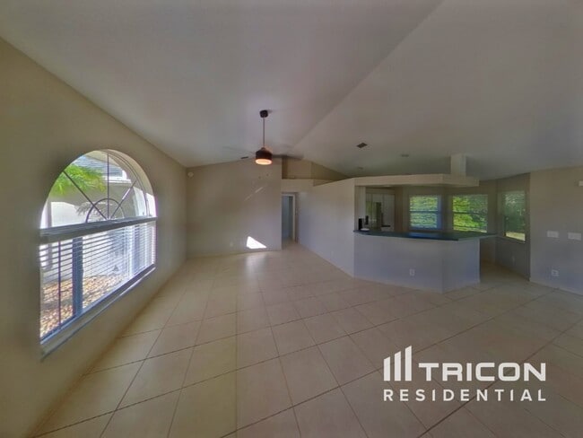 Building Photo - 25410 Rancagua Dr