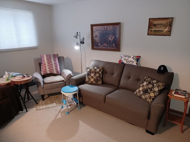 Foto del edificio - 320 Cypress St N
