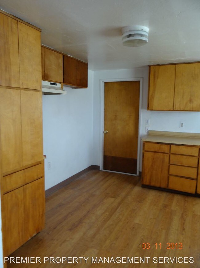 Building Photo - 420 26th St