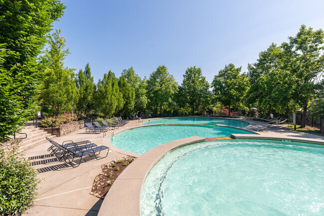 Building Photo - The Woodlands of Charlottesville