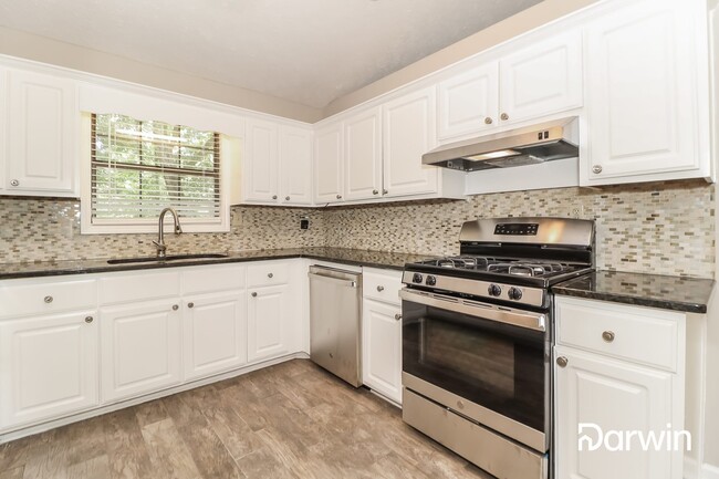 Building Photo - 462 Kings Hill Ct