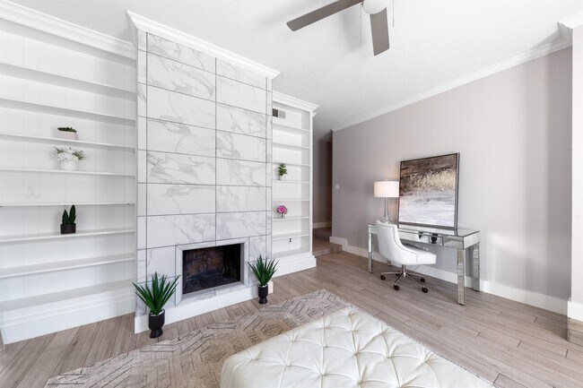 Building Photo - 7700 Creekbend Dr