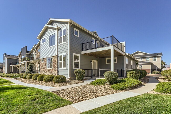 Building Photo - Gorgeous West Longmont Townhome!