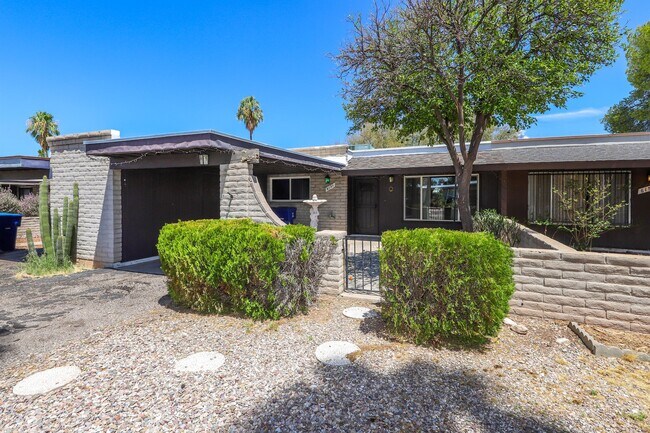 Photo - 6151 E Timrod St Townhome