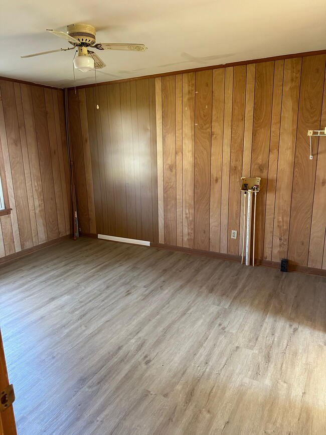 Building Photo - 394 Pike Hill Rd