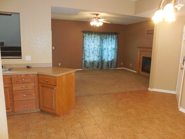 Building Photo - 2333 Surrey Dr