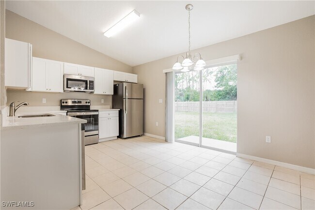 Foto del edificio - 4585 Bathfeld Rd
