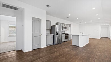 Building Photo - 2326 Spruce Clf Ln