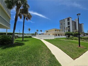 Building Photo - 10600 S Ocean Dr