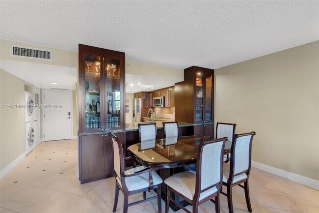 Foto del edificio - 2900 NE 14th Street Causeway