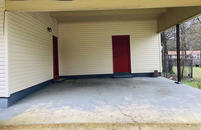 Building Photo - 451 Pemberton Dr